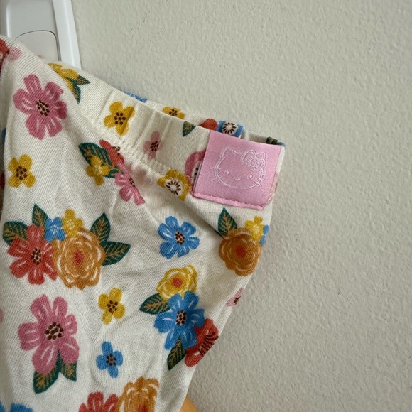 Posh Peanut x Hello Kitty shorts and tank top camisole pajama set 5-6 - Picture 3 of 4